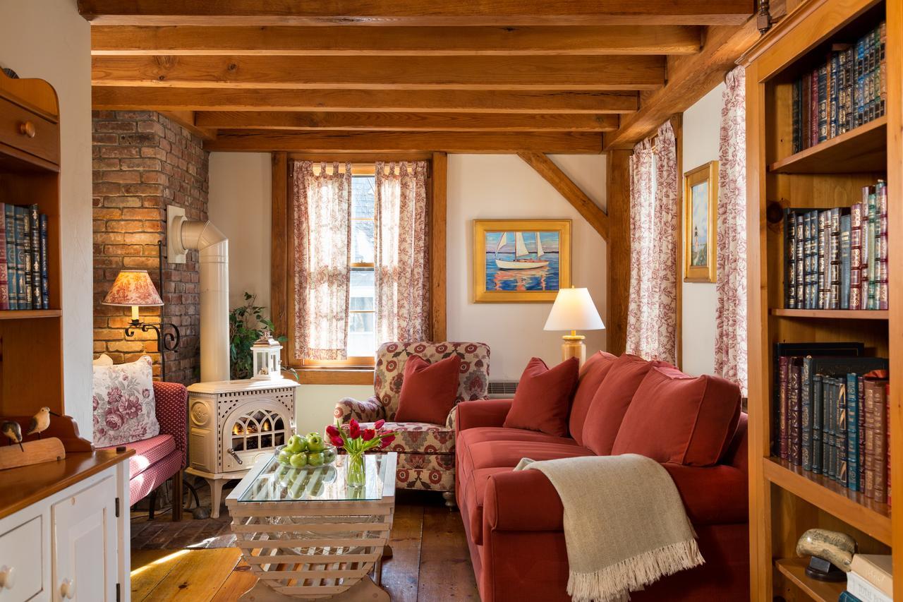 Seven Sea Street Inn ナンタケット エクステリア 写真