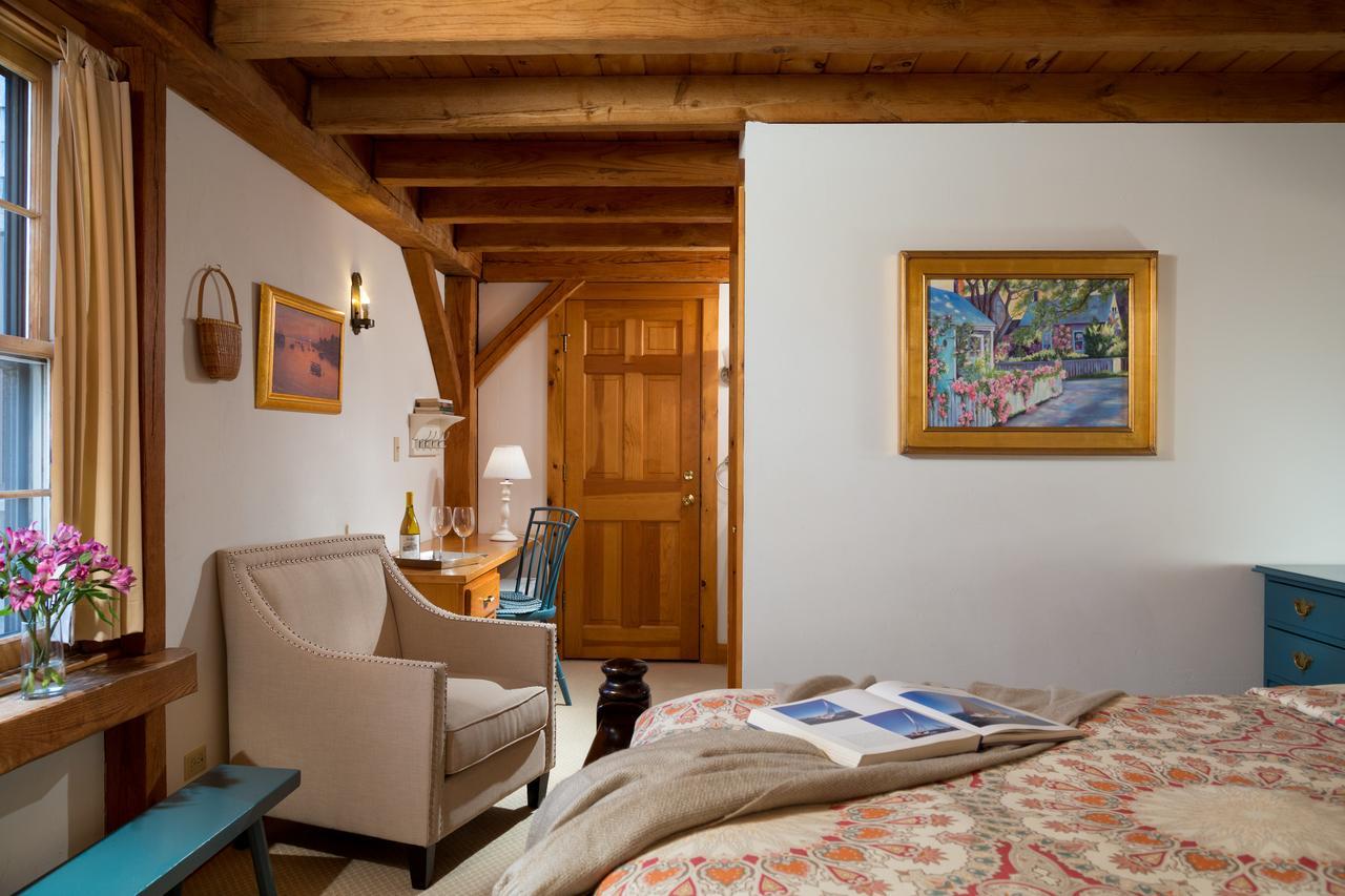 Seven Sea Street Inn ナンタケット エクステリア 写真