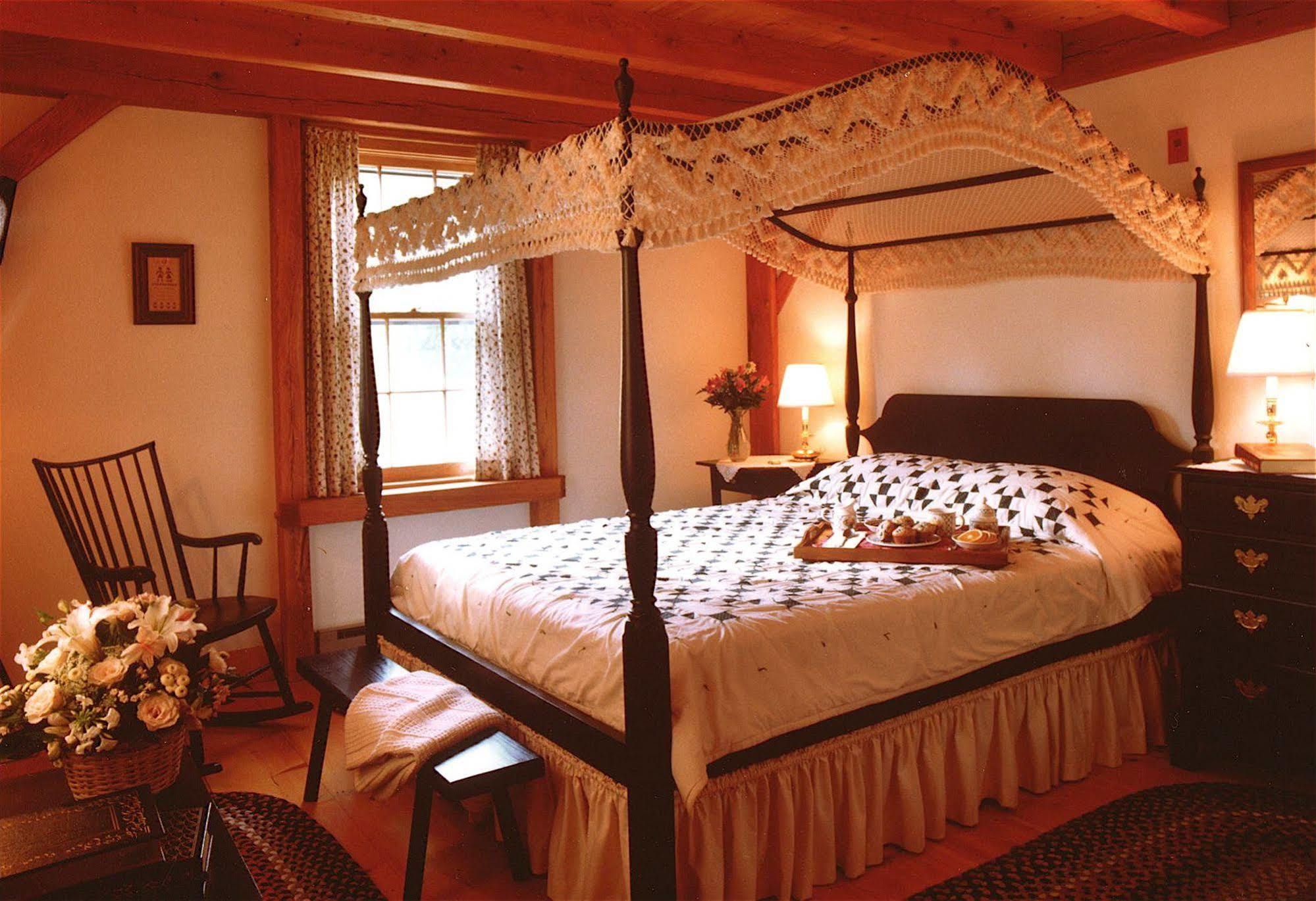 Seven Sea Street Inn ナンタケット エクステリア 写真